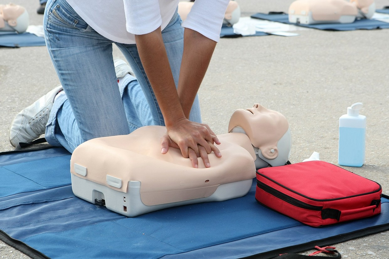 Learning CPR from YouTube maybe not a great idea Ars Technica