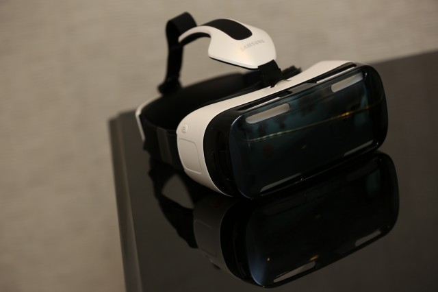 Hands-on: Gear VR is better than smartphone VR has a right to be