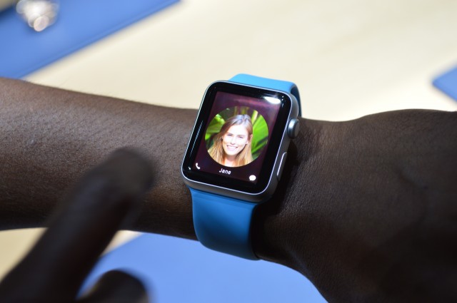 Patent lawsuit says Apple Watch designers illegally downloaded white papers