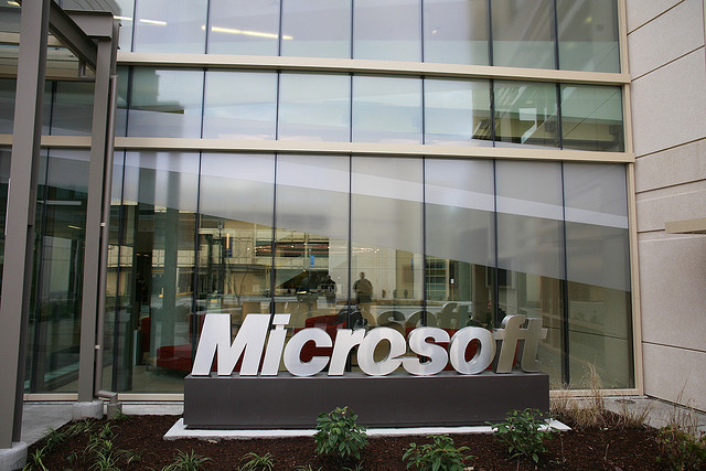 Exterior photograph of a glass-walled Microsoft office.