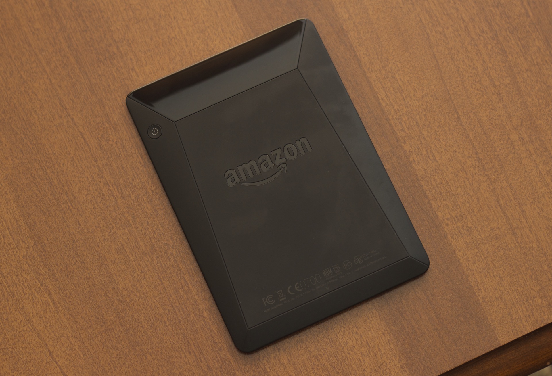 Review: Amazon's Kindle Voyage e-reader is the king of its niche