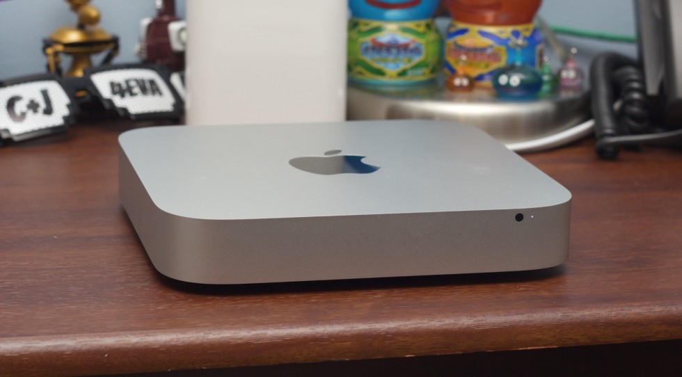 The 2014 Mac Mini looks the same on the outside, but on the inside it regresses in some unfortunate ways.