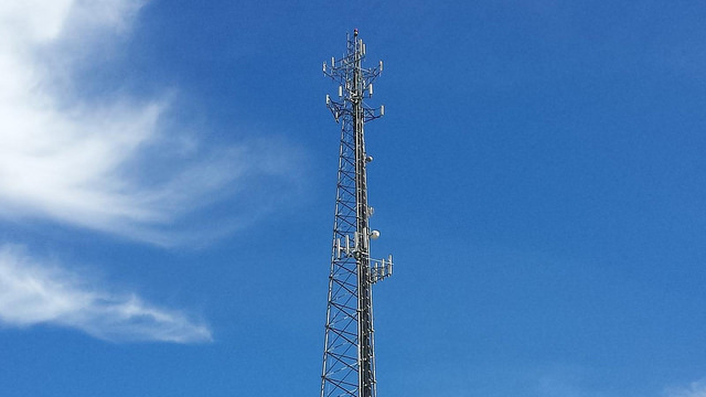 AT&T demands clarity: Are warrants needed for customer cell-site data?