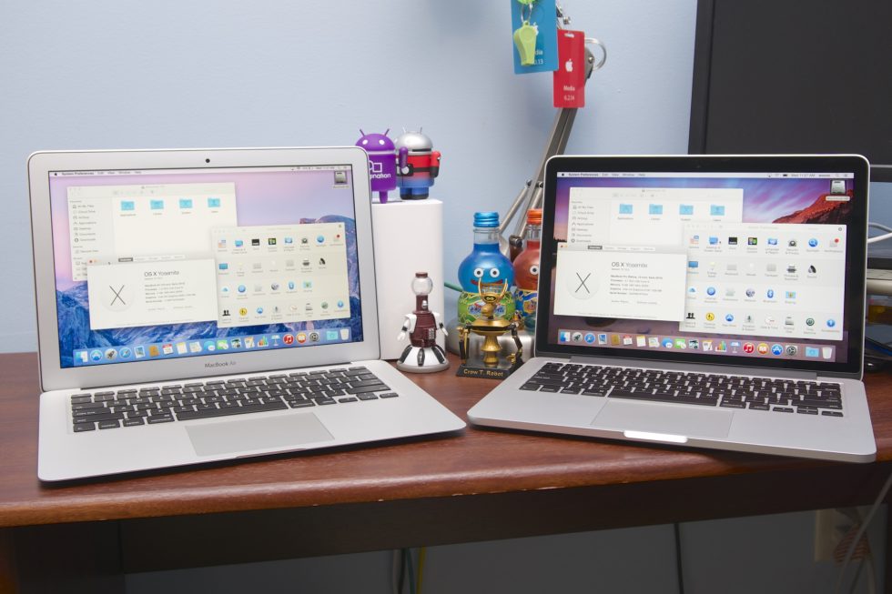 The 2015 MacBook Air (left) and Retina MacBook Pro (right) have become quite similar.