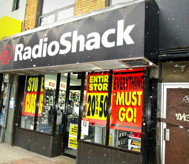 Despite privacy policy, RadioShack customer data up for sale in auction