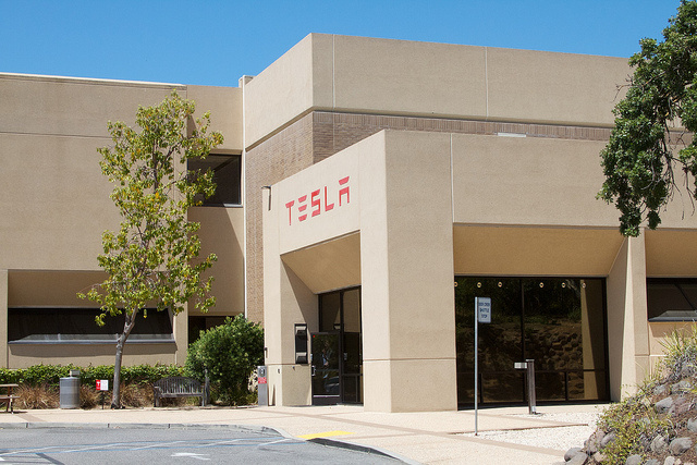 Ex-Tesla engineer accused of illegally accessing former boss’ e-mail