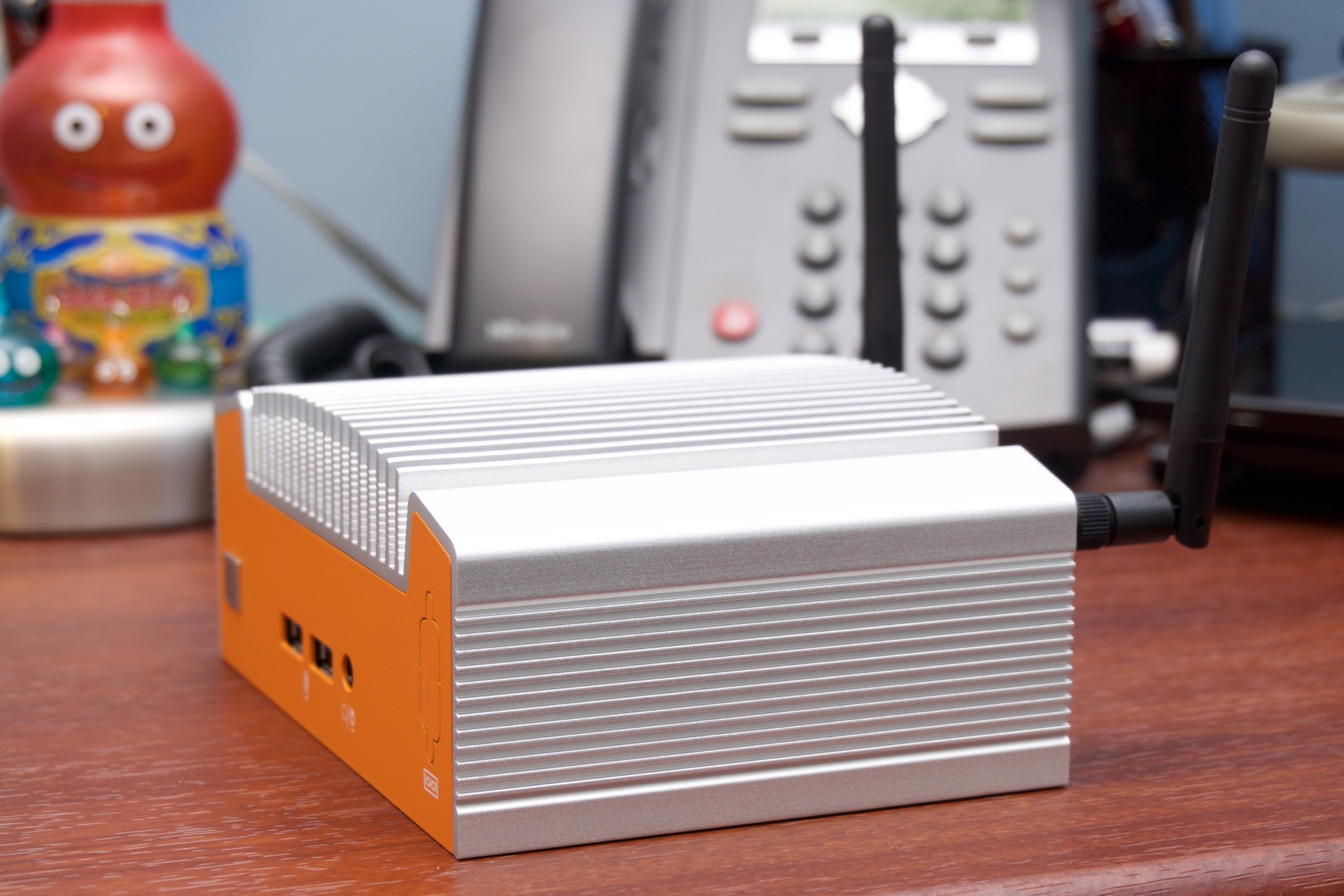 Plg Computer A quick look at Logic Supply’s fanless industrial mini desktop - Ars ...