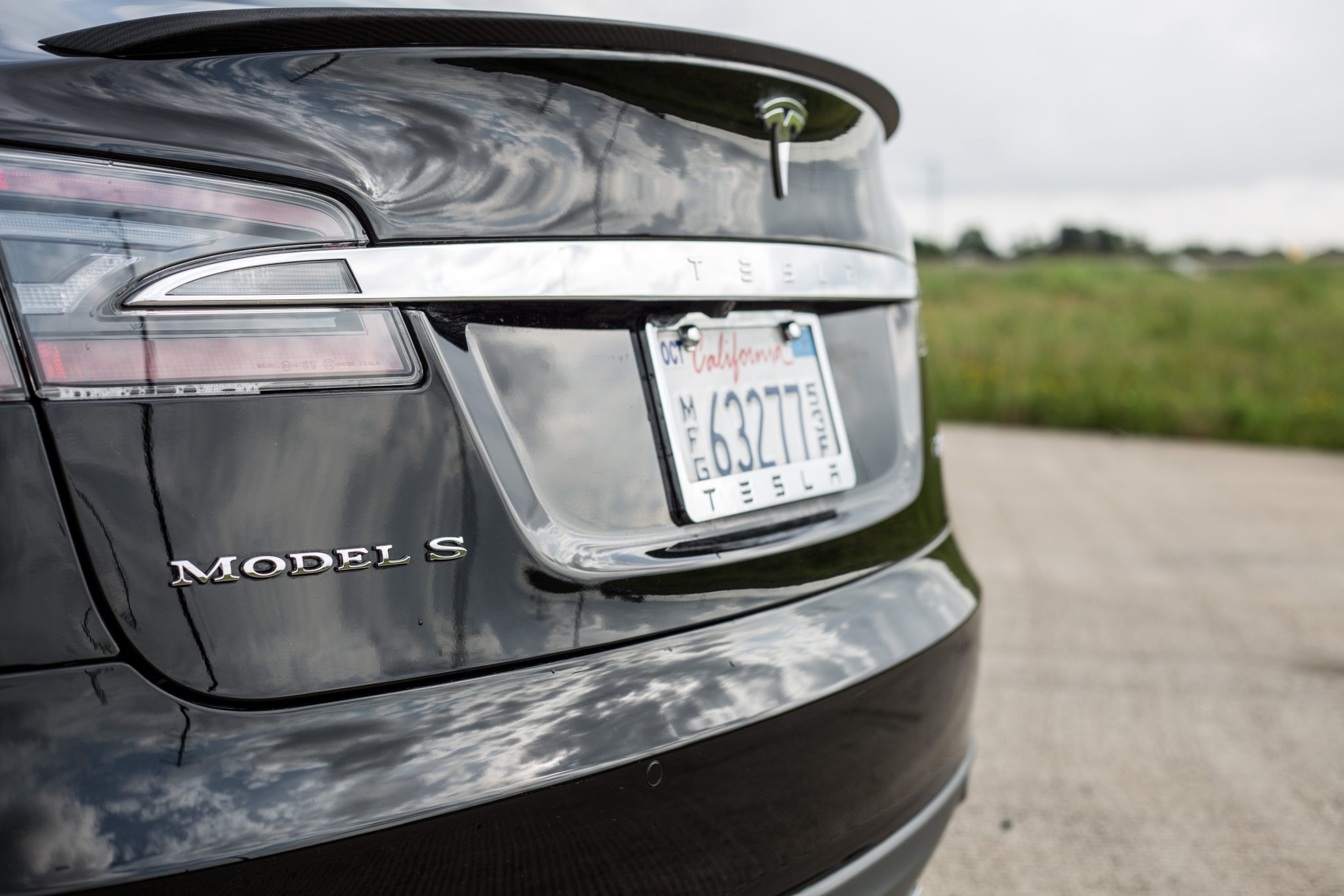 Review Teslas New Model S P85d—double Your Engines Double Your Fun