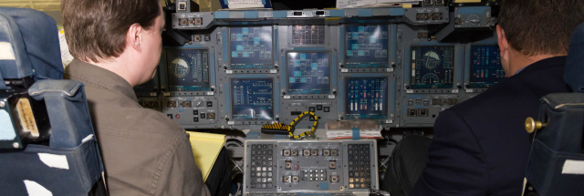 space shuttle cockpit saet