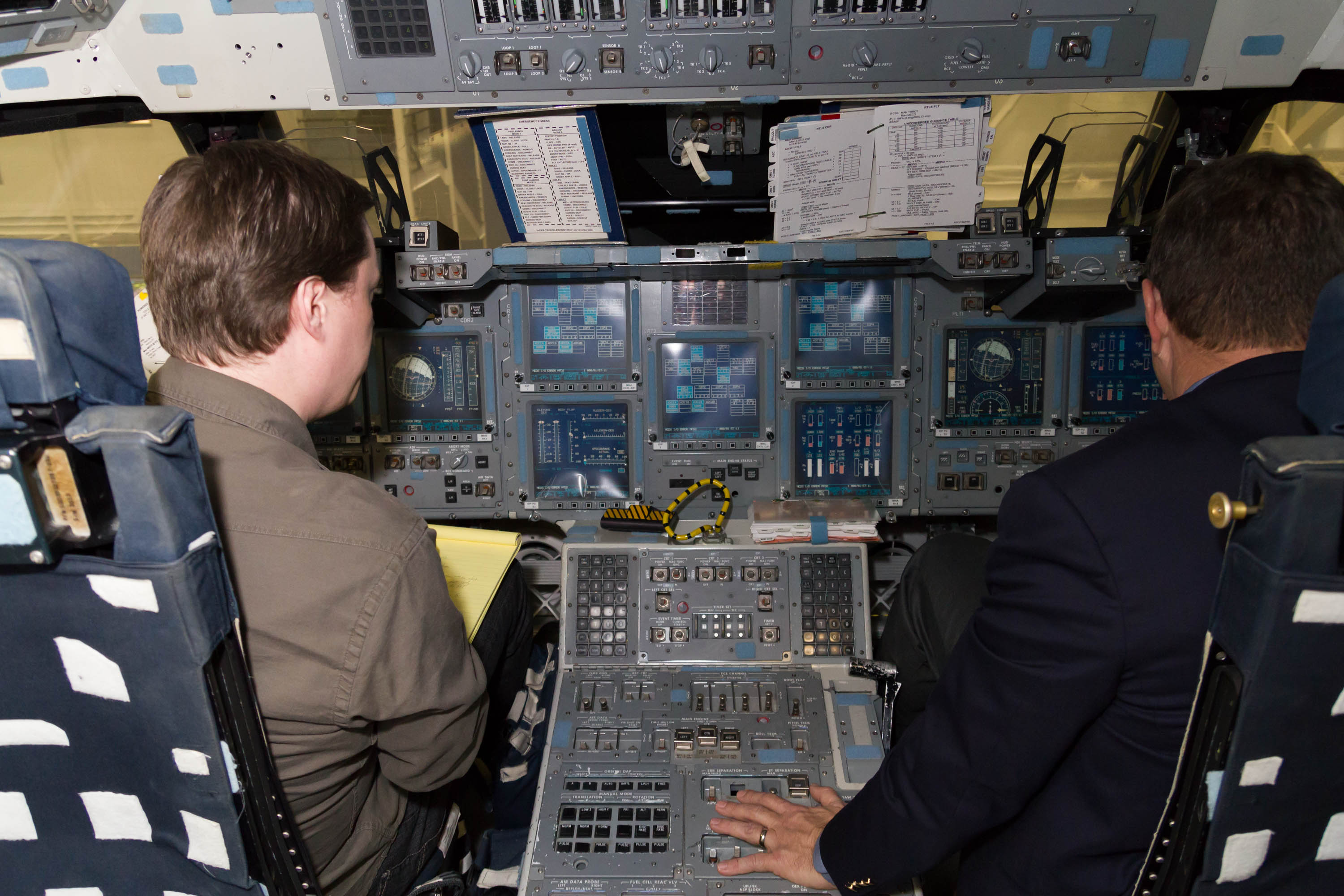space shuttle cockpit landing gear