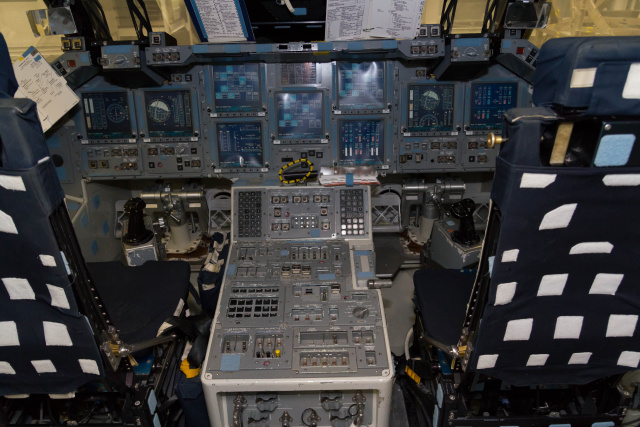 A Detailed Photo Tour Of Nasa S Space Shuttle Cockpit