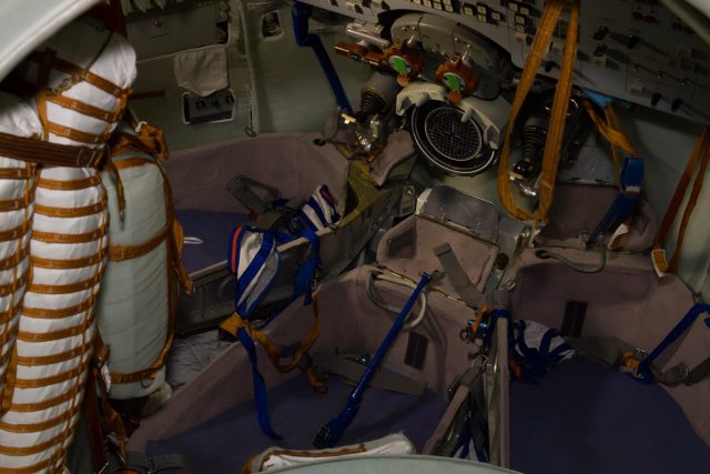 A Detailed Photo Tour Of Nasa S Space Shuttle Cockpit