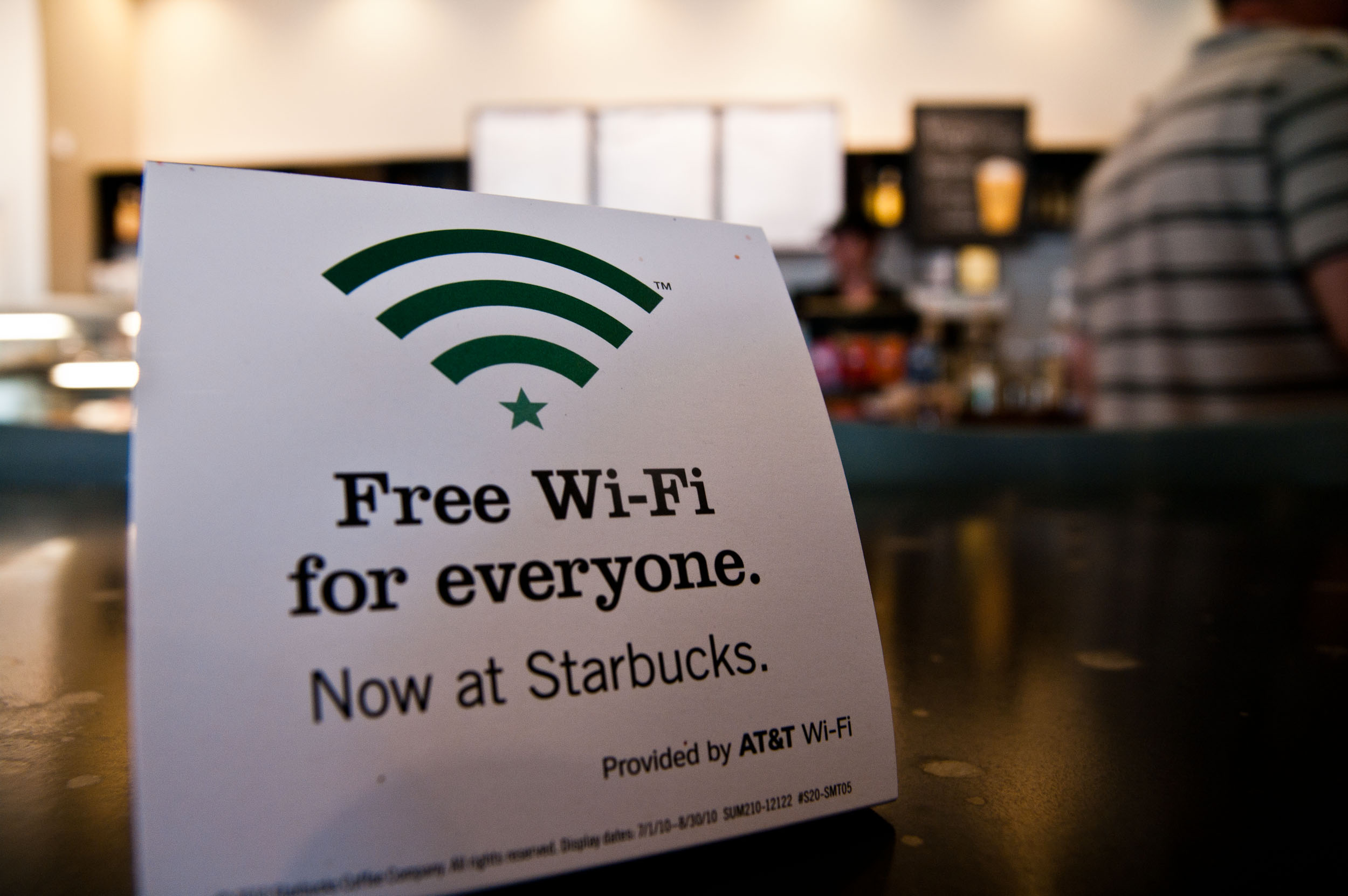 Everybody now. Вай фай в Старбакс. Starbucks free WIFI. Starbucks WIFI services. В Батуми есть вай фай в Макдональдсе.