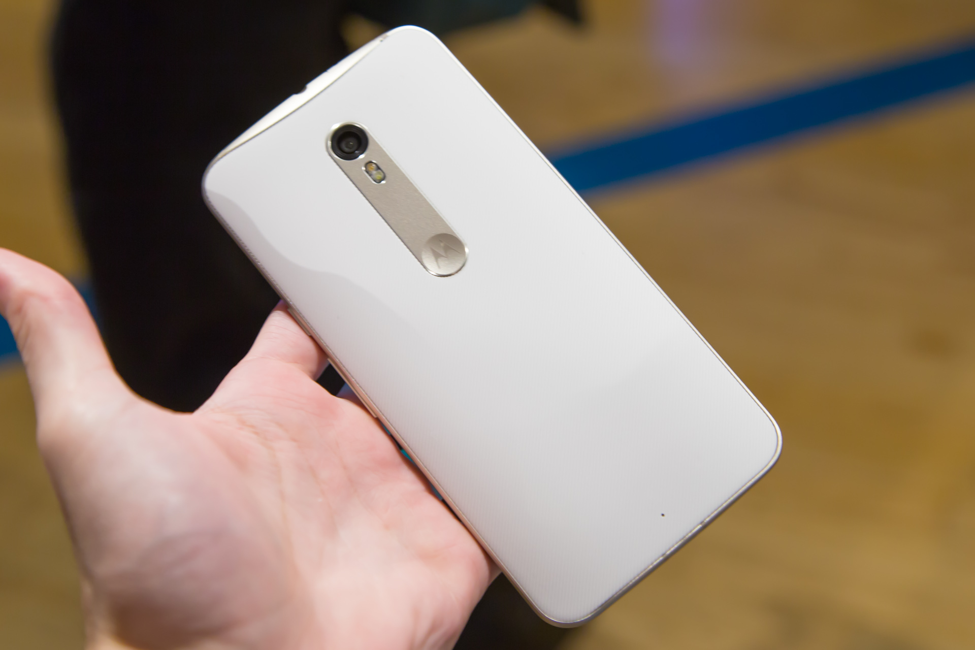 Hands-on with the 2015 Moto X Pure Edition—stock Android at a
