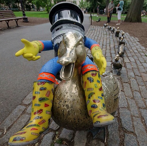 HitchBOT during happier times in Boston. 