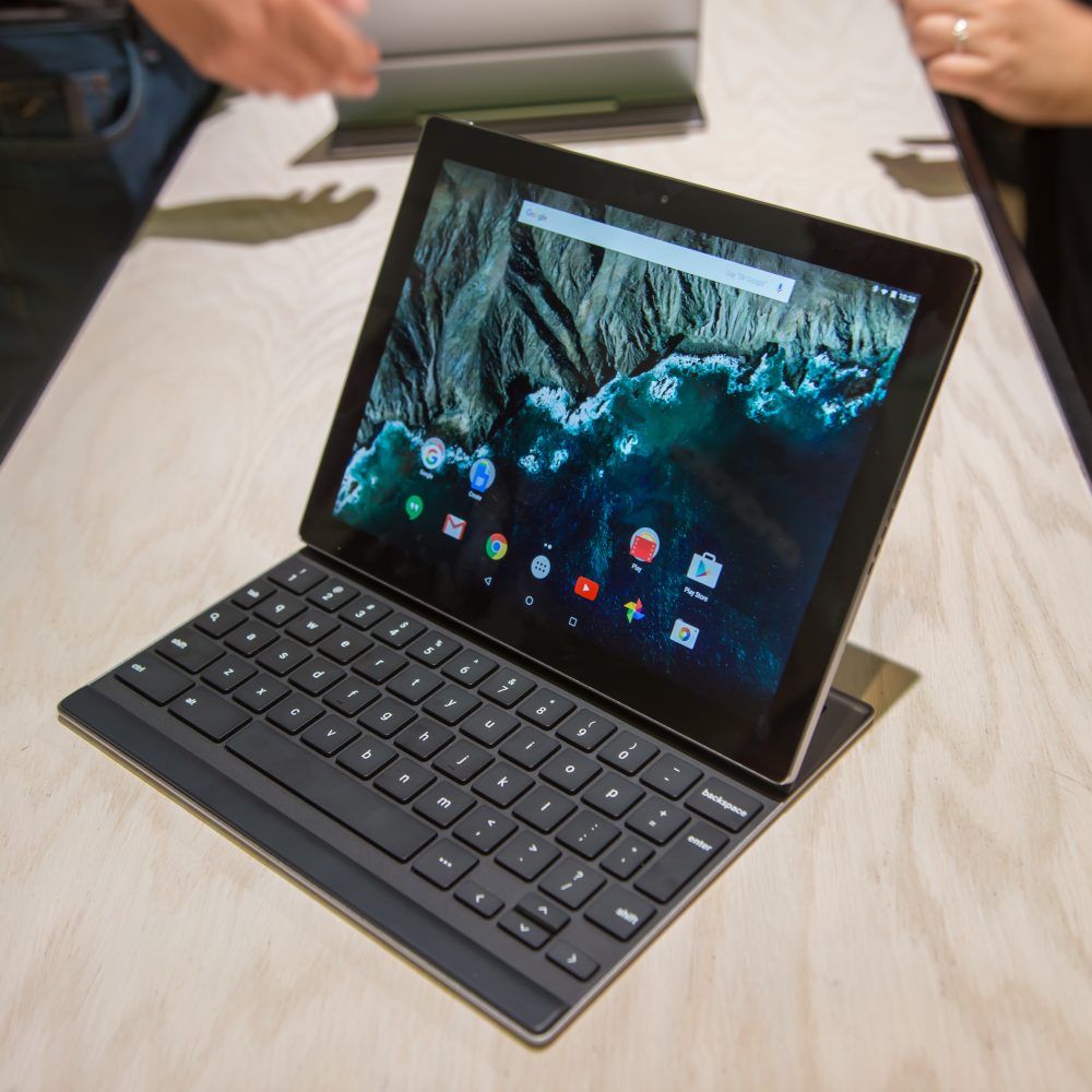 Google Pixel C hands-on: A well-built but clunky convertible Android ...