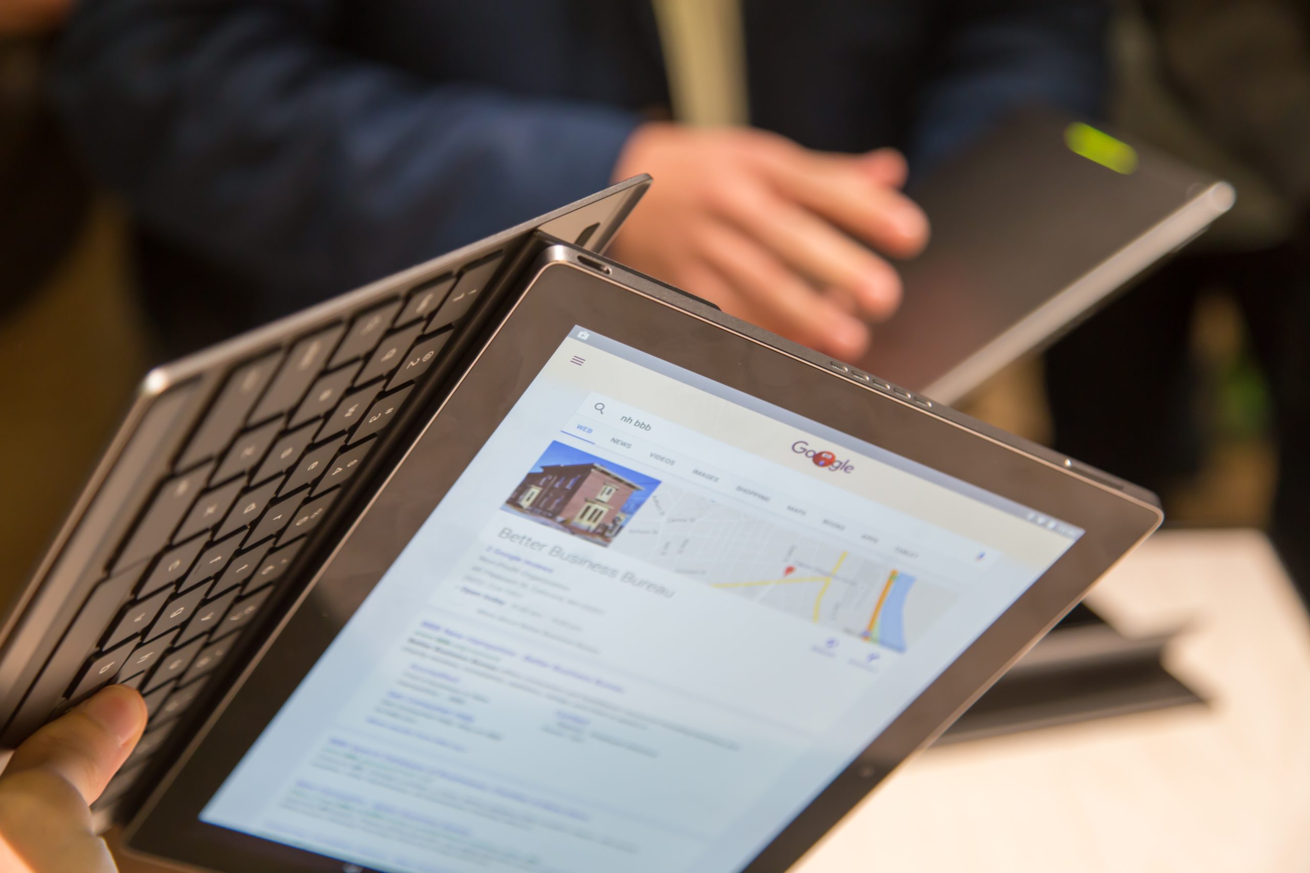 Google Pixel C hands-on: A well-built but clunky convertible Android ...