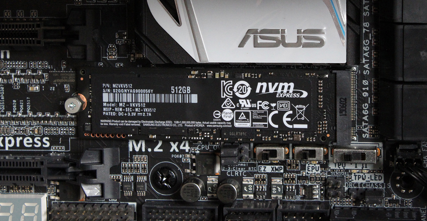 partij Nieuwe aankomst helling 950 Pro review: Samsung's first PCIe M.2 NVMe SSD is an absolute monster |  Ars Technica
