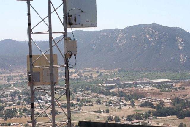 An access ­point tower constructed by Tribal Digital Village overlooks Pala, California.