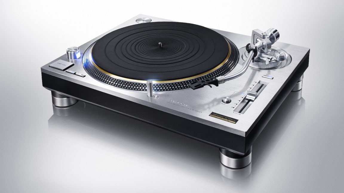 鬼レア　Technics SL-1200 LTD TURNTABLE1-1152x648.jpg