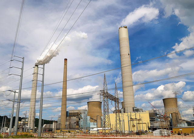 The sulfer-coal-burning John E. Amos Power Plant in West Virginia.