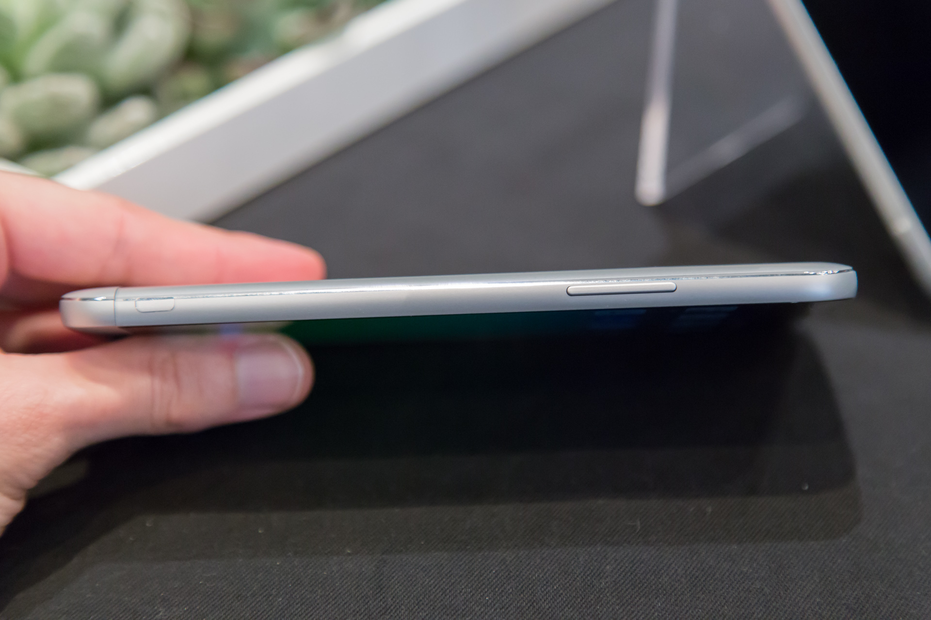 LG G5 hands-on—LG may have made the most innovative phone of MWC - Ars ...