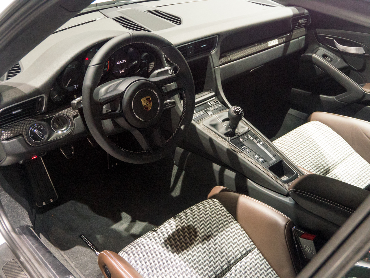 Porsche’s 911R makes its American debut in New York - Ars Technica