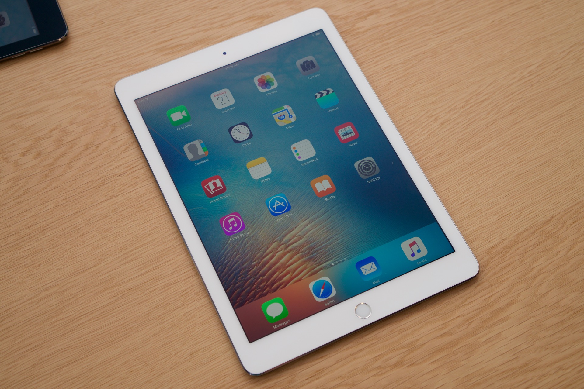 9.7-inch iPad Pro review: What makes something “Pro” anyway? - Ars