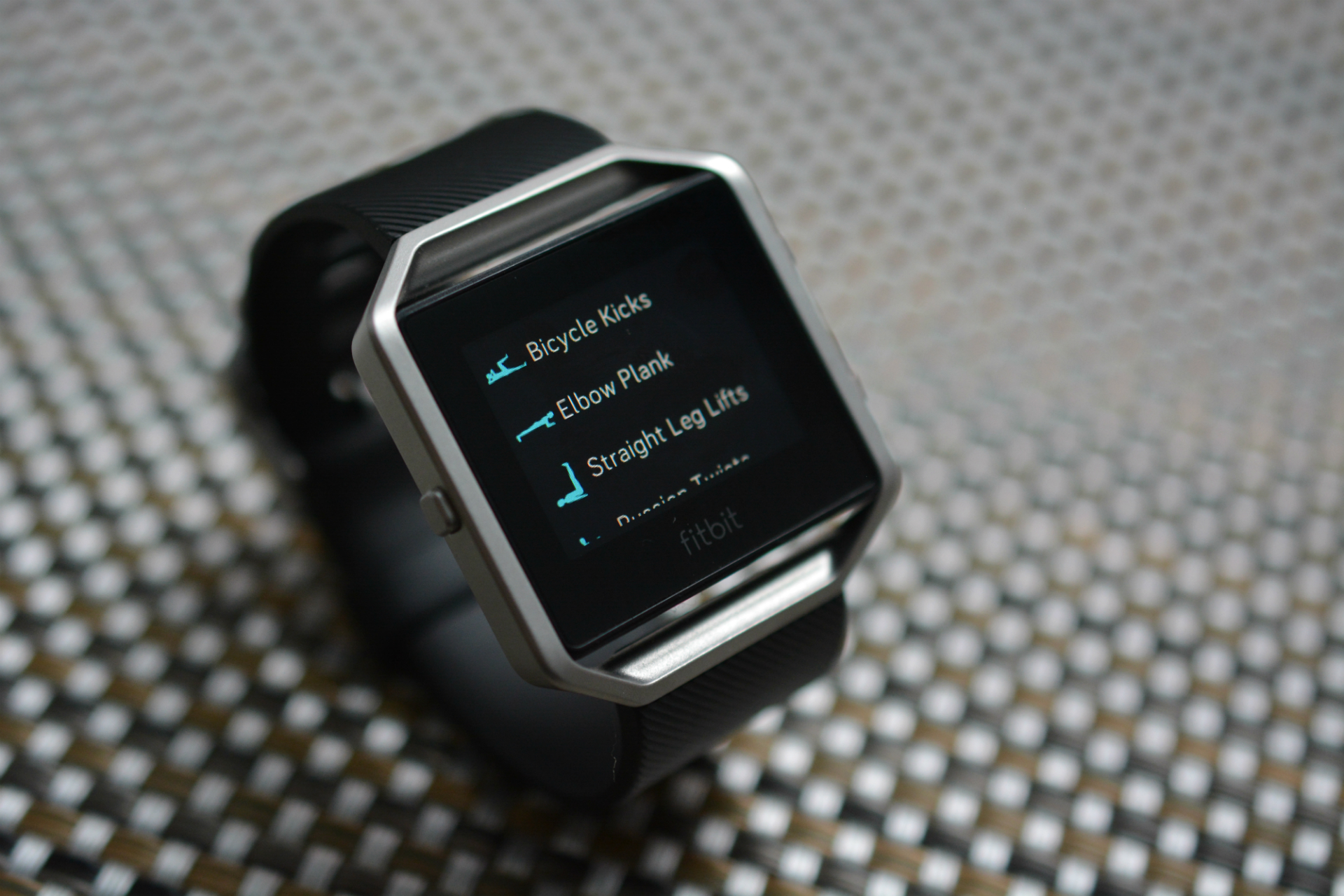 Does the fitbit blaze play music on sale