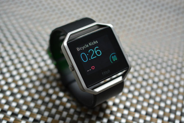 does the fitbit blaze play music