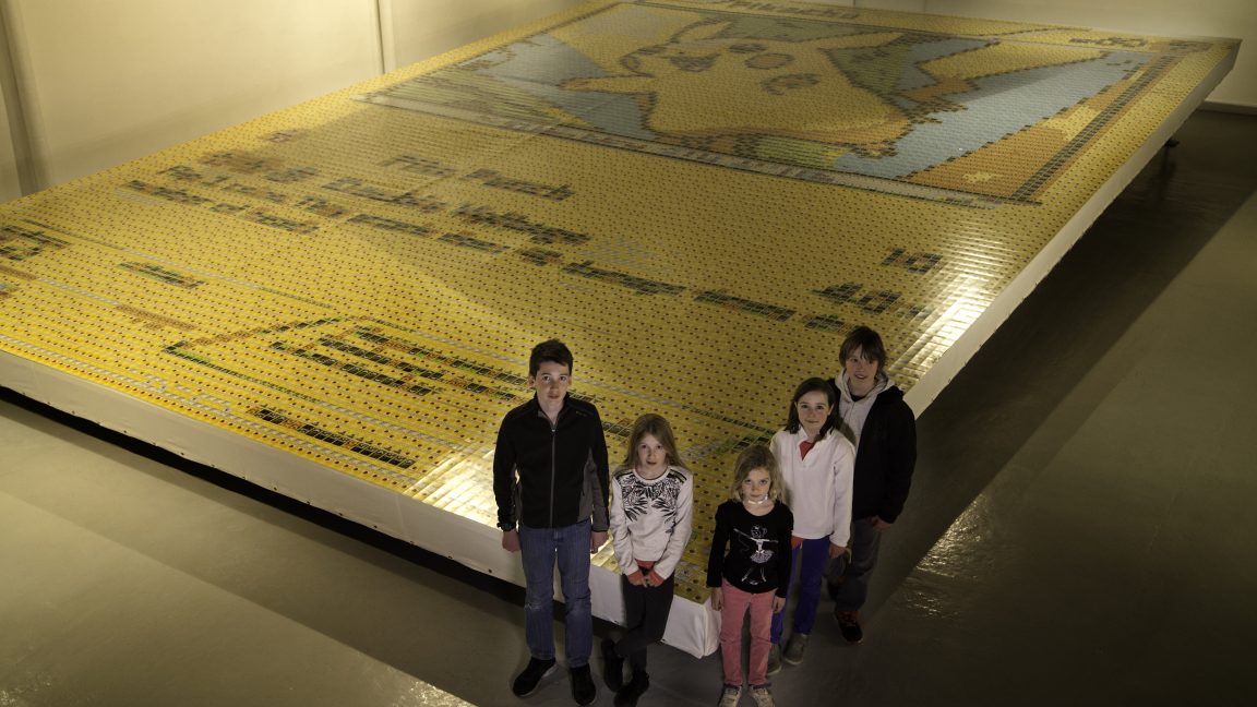 Behold the 30ft tall Pikachu made out of almost 13,000 Pokmon cards - Ars  Technica