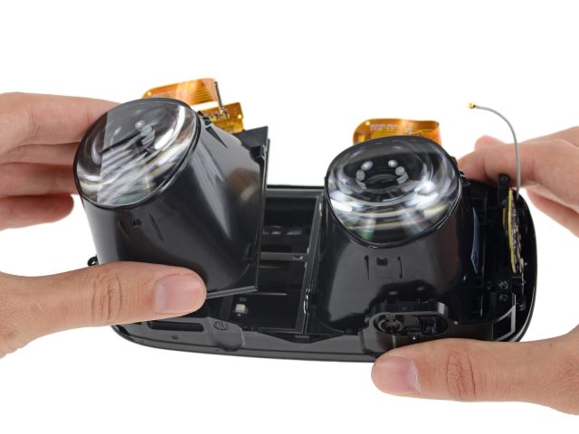 iFixit digs into Oculus Rift’s 461 PPI OLED display, custom lenses