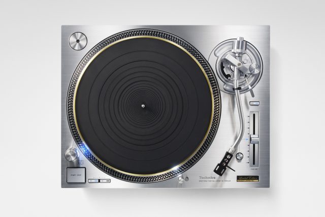 TECHNICS SL 1200 MK2 TURNTABLE