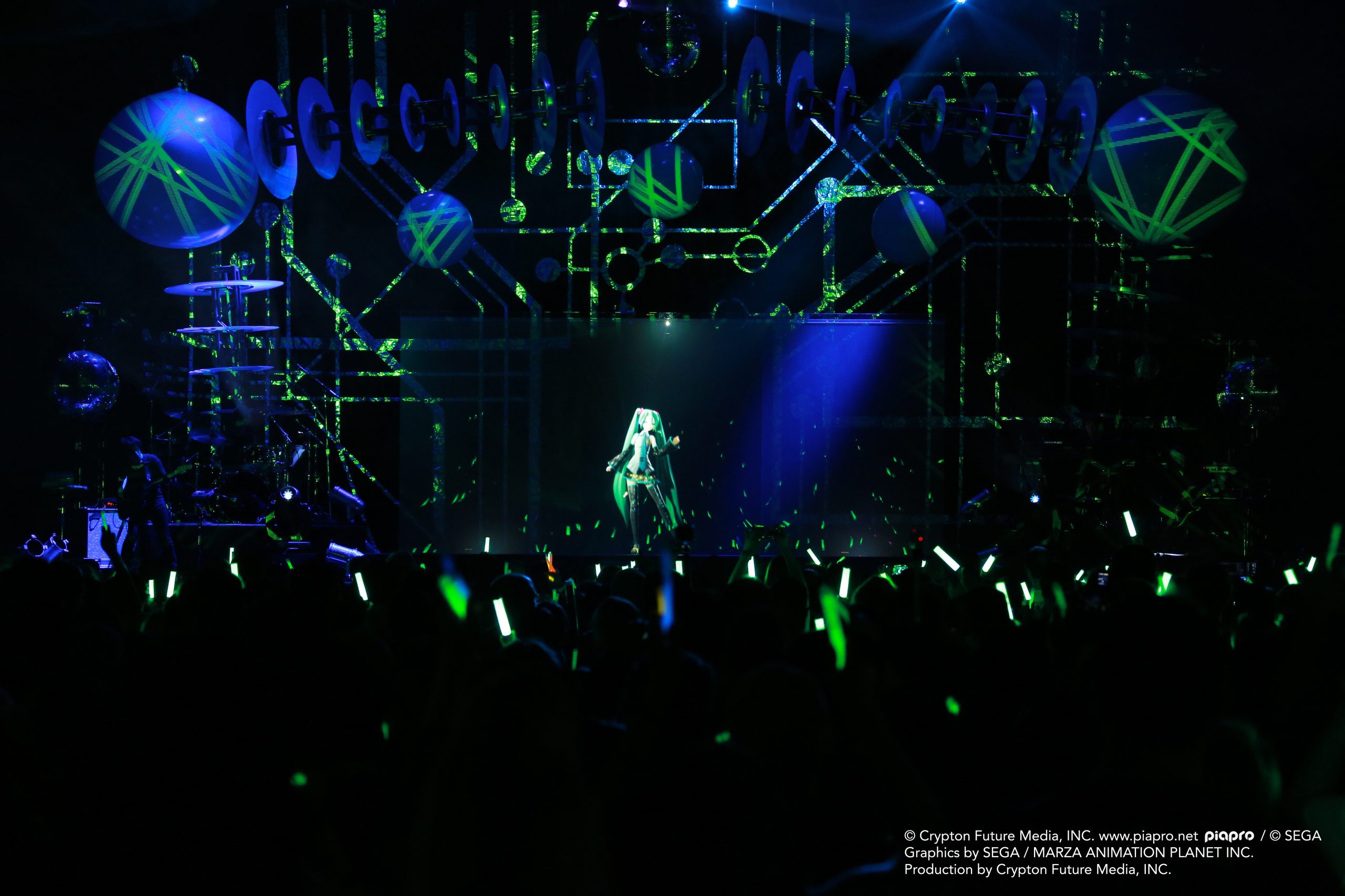 Review: Japanese hologram pop star Hatsune Miku tours North America - Ars  Technica, image size:2560x1707