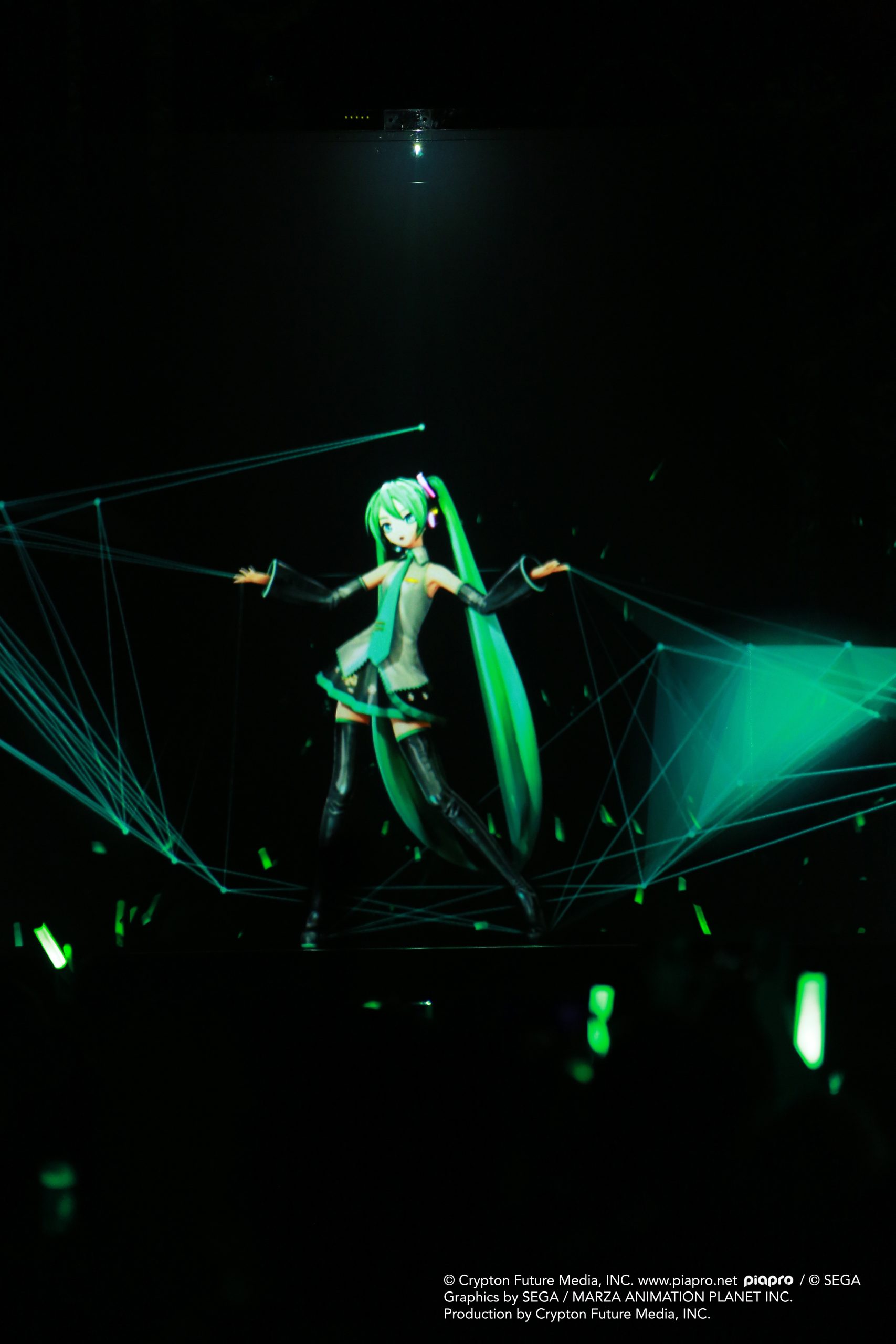 Review: Japanese hologram pop star Hatsune Miku tours North