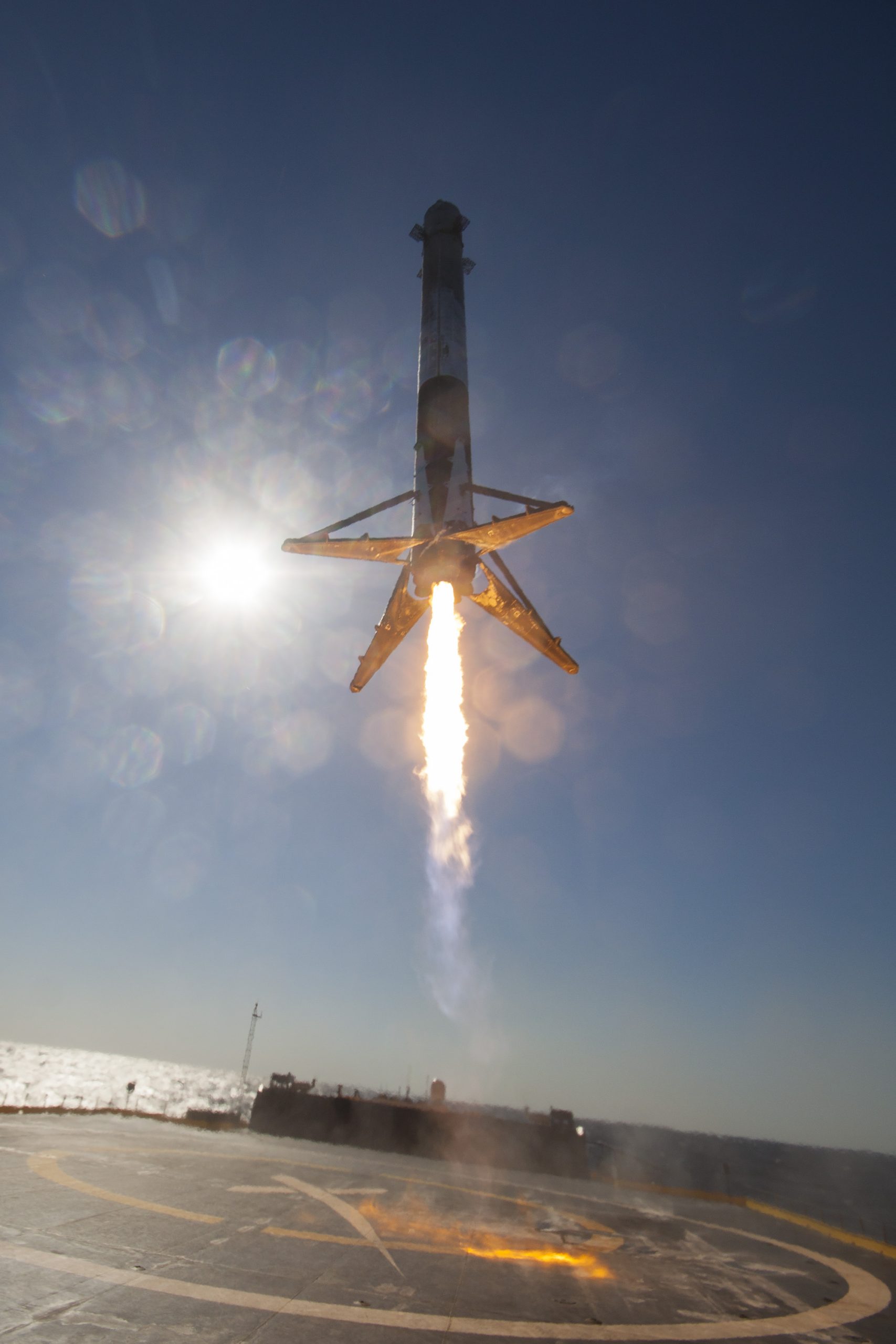Loading A Rocketship SpaceX shares photos so we can relive the glory of landing a rocket on ...