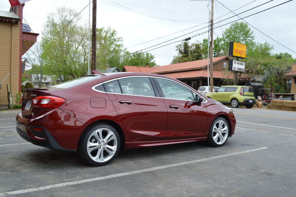 Chevrolet S 2016 Cruze Sells What Young People Value Most