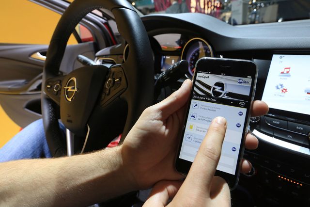 You might think connecting your car to your phone is the dumbest thing ever, but neither the tech nor auto industries are giving up on it any time soon.