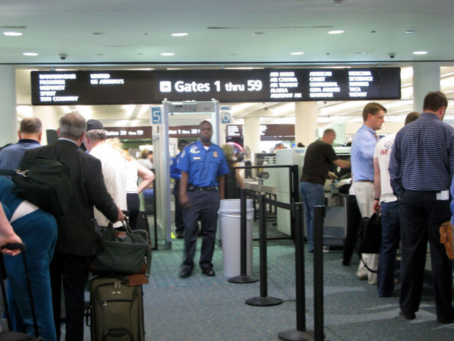 TSA official got $90K bonus despite long airport lines, security bungles