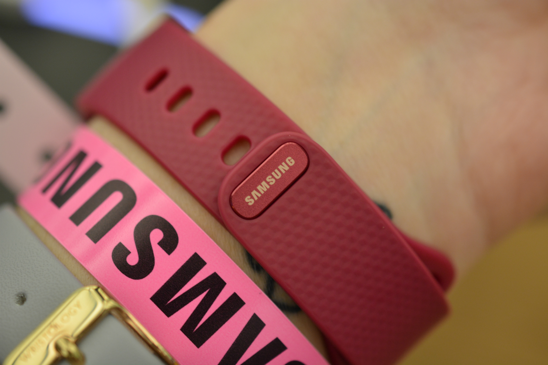 Samsung gear fit 2 pink online