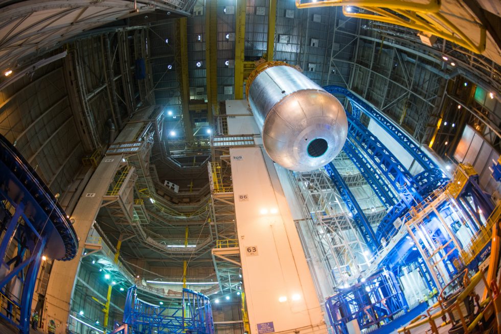   NASA is making progress in building the components of its Space rocket Launch System. Here he completed the welding of a liquid oxygen tank 