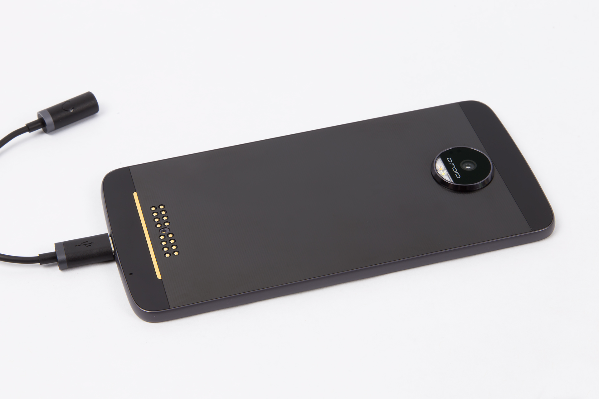 Moto Z review: Lenovo brings a huge price increase, lame modular