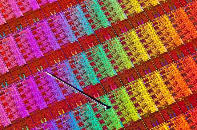 Transistors will stop shrinking in 2021, but Moore’s law will live on