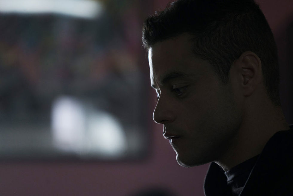 Mr. Robot's second season opens with less command line, more commanding  plot
