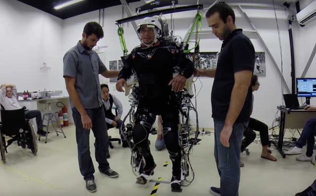 Brain training with exoskeleton and VR spurs recovery for paraplegics | Ars Technica