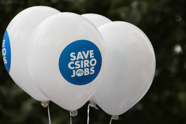 Balloons at an April rally opposing CSIRO cuts.