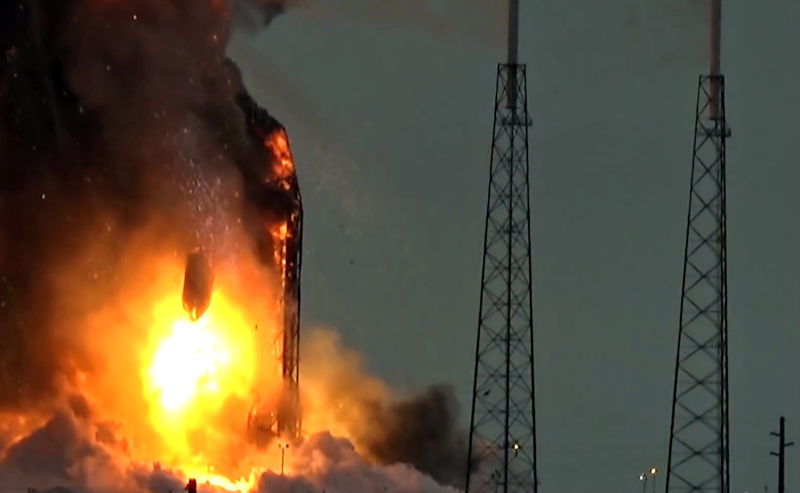 Screen grab of SpaceX static fire anomaly from YouTube video.