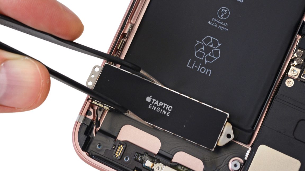 iPhone 7 teardowns: Big Taptic Engine, Intel modems, waterproofing