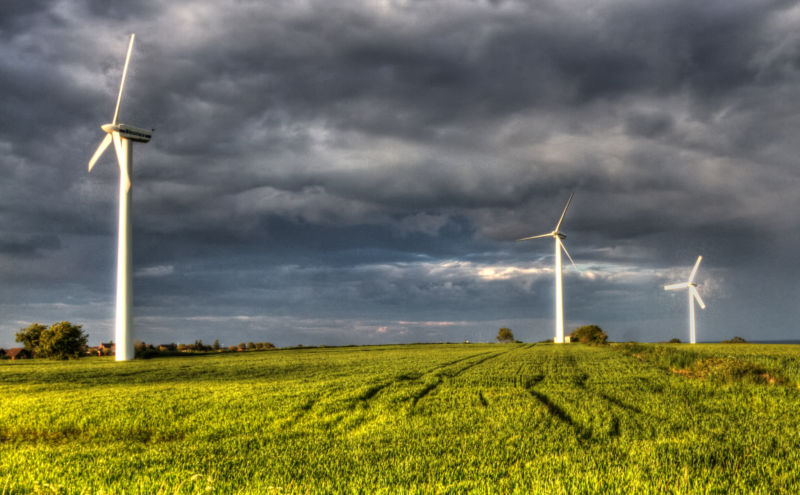 Renewable capacity passes coal, additions outpacing demand in US, Europe