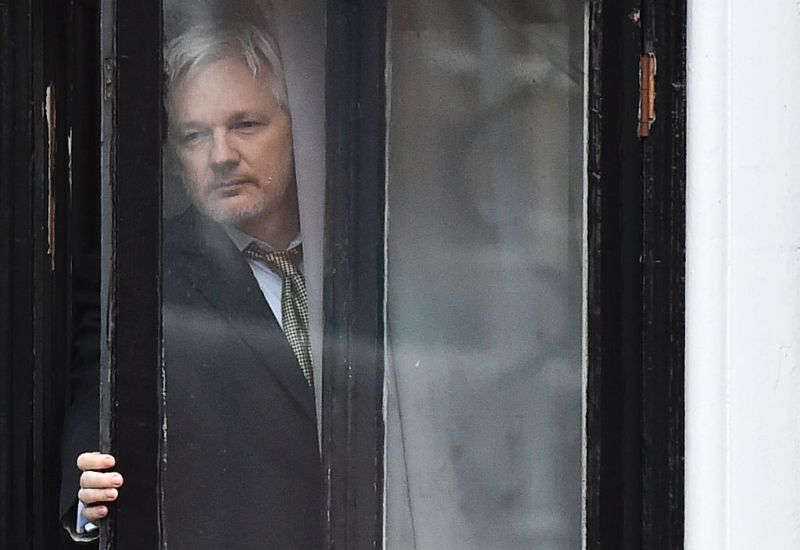 Assange “stands by” US extradition “deal,” Swedes still want to quiz him